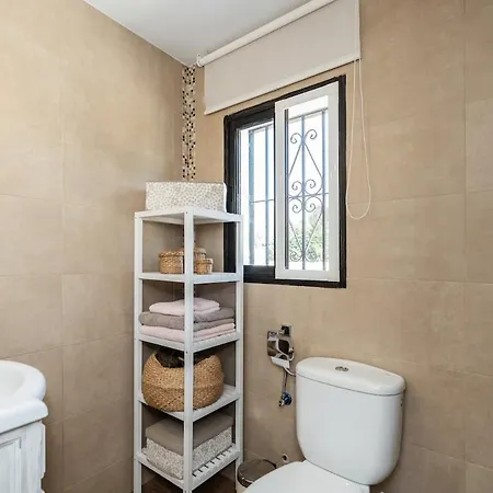 Spacious And Bright House Next To The