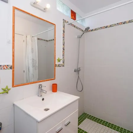 Spacious And Bright House Next To The 펜션 *