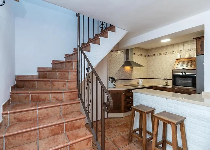Spacious And Bright House Next To The Holiday home