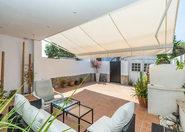 Spacious And Bright House Next To The Holiday home