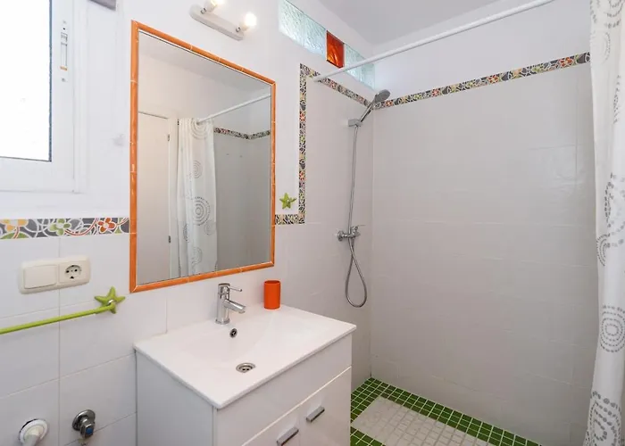 Spacious And Bright House Next To The Holiday home *