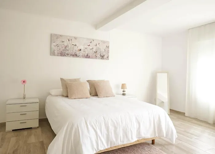 Holiday home Spacious And Bright House Next To The